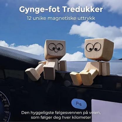 Sjarmerend liten trefigur med gyngefunksjon og 12 magnetiske uttrykk